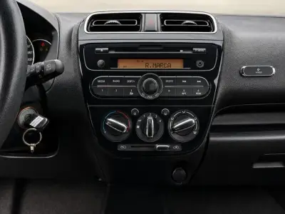 Mitsubishi Space Star 2019 · foto 13