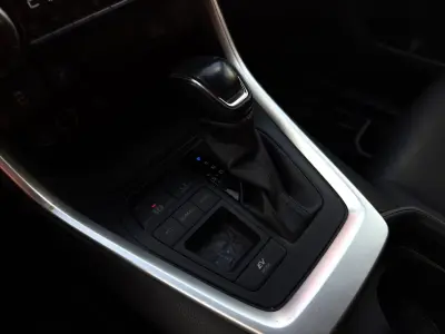 Toyota RAV4 2021 · foto 12