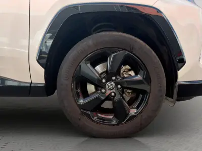 Toyota RAV4 2021 · foto 9