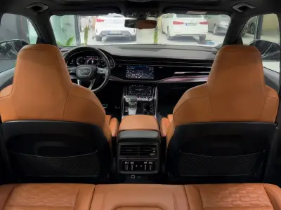 Audi RS Q8 2021 · foto 7