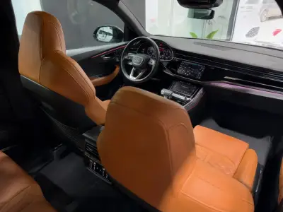 Audi RS Q8 2021 · foto 6