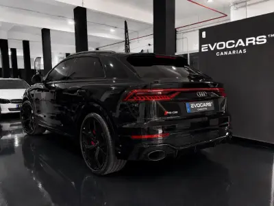 Audi RS Q8 2021 · foto 2