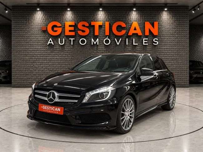 Mercedes-Benz Clase A 2014 en 4 islas · CEC