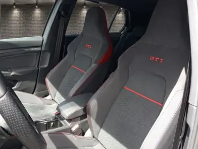 Volkswagen Golf 2023 · foto 18