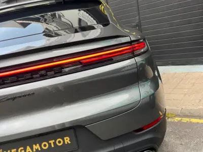 Porsche Cayenne Coupe 2024 · foto 5