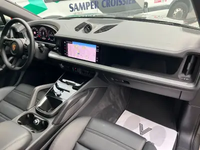 Porsche Cayenne Coupe 2024 · foto 16