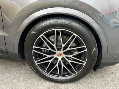 Porsche Cayenne Coupe 2024 · foto 3