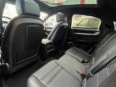 Porsche Cayenne Coupe 2024 · foto 19