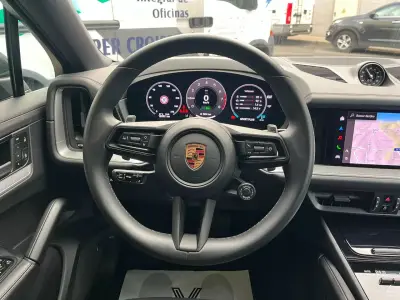 Porsche Cayenne Coupe 2024 · foto 13
