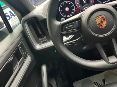 Porsche Cayenne Coupe 2024 · foto 8