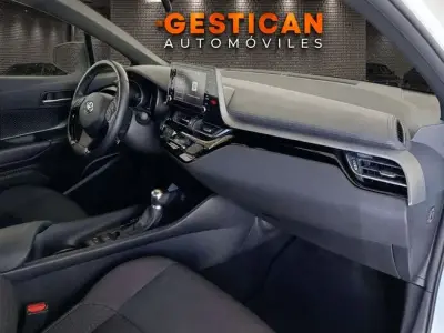 Toyota C-HR 2022 · foto 9