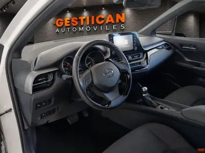 Toyota C-HR 2022 · foto 7
