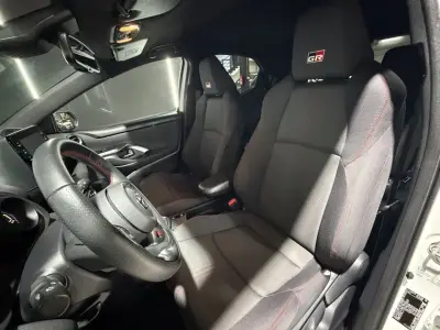 Toyota Yaris 2022 · foto 11