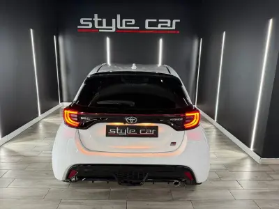 Toyota Yaris 2022 · foto 3