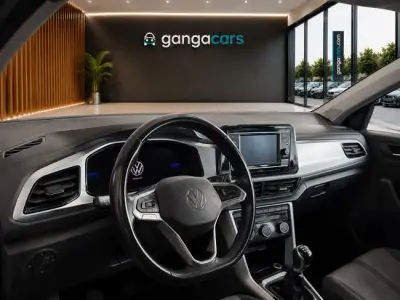 Volkswagen T-Roc 2023 · foto 8