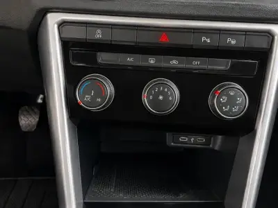 Volkswagen T-Roc 2023 · foto 14