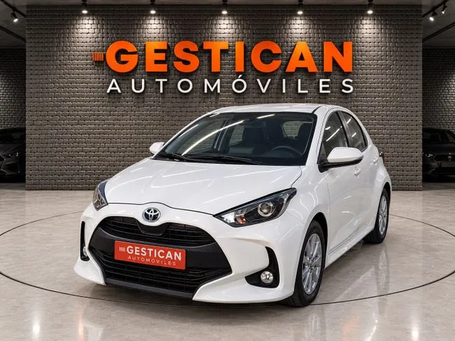 Toyota Yaris 2022 en 4 islas · CEC