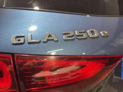 Mercedes-Benz GLA 2021 · foto 8