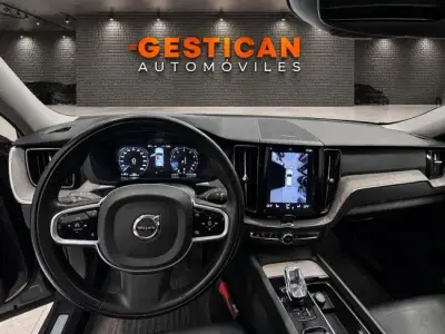 Volvo XC60 2021 · foto 11