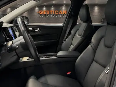 Volvo XC60 2021 · foto 8
