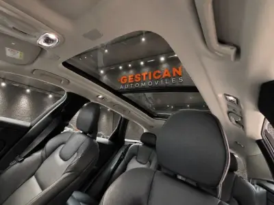 Volvo XC60 2021 · foto 13