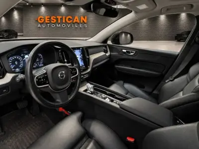 Volvo XC60 2021 · foto 7