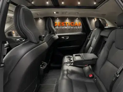 Volvo XC60 2021 · foto 12