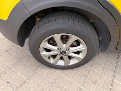 KIA Stonic 2023 · foto 10