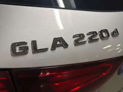 Mercedes-Benz GLA 2024 · foto 8