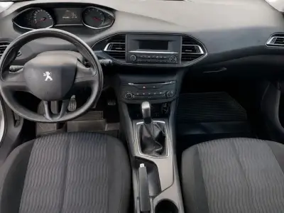 Peugeot 308 2017 · foto 9
