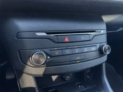 Peugeot 308 2017 · foto 15
