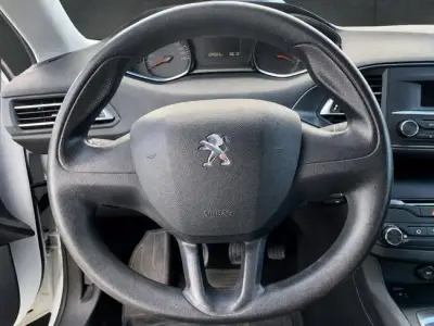 Peugeot 308 2017 · foto 7