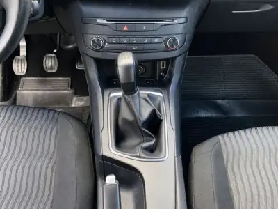 Peugeot 308 2017 · foto 14