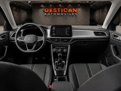 Volkswagen T-Roc 2023 · foto 9