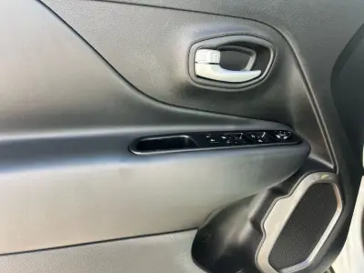 Jeep Renegade 2023 · foto 12
