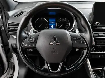 Mitsubishi Eclipse Cross 2024 · foto 8