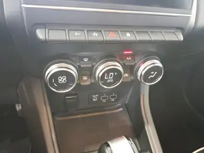 Renault Captur 2022 · foto 16
