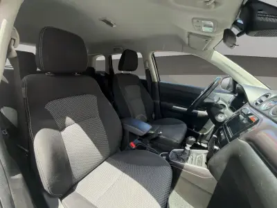 Suzuki Vitara 2023 · foto 17