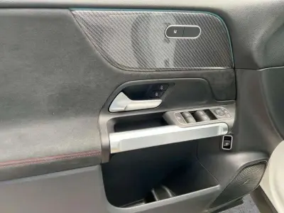 Mercedes-Benz GLB 2022 · foto 13