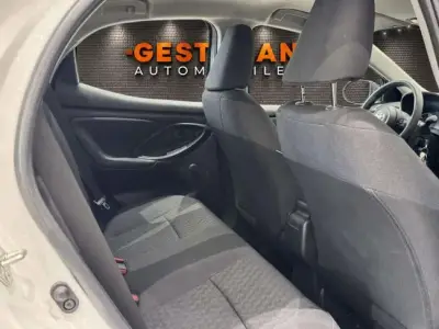 Toyota Yaris 2023 · foto 11