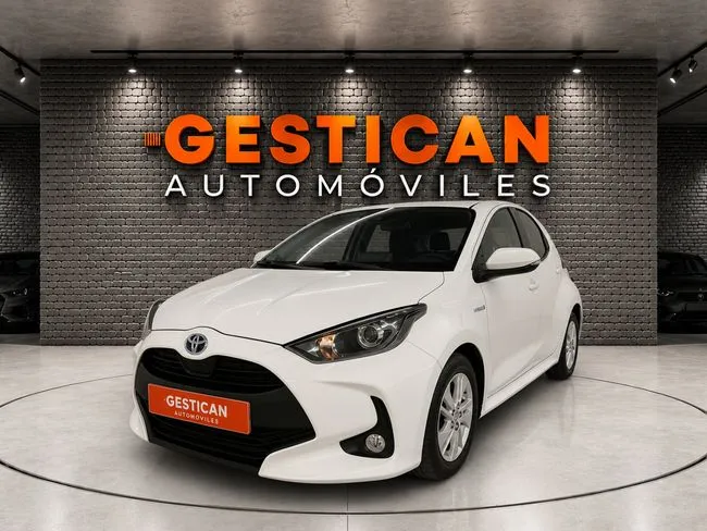 Toyota Yaris 2023 en 4 islas · CEC