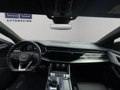Audi Q8 2021 · foto 15
