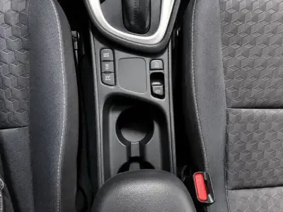Toyota Yaris 2021 · foto 14