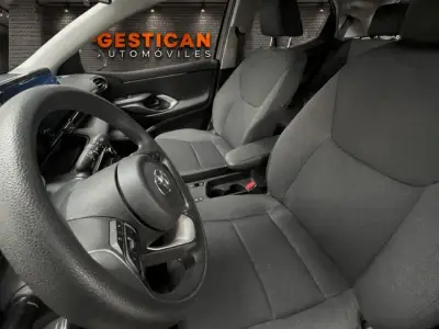 Toyota Yaris 2021 · foto 9
