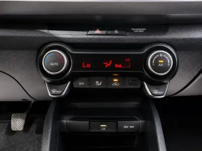 KIA Rio 2023 · foto 11