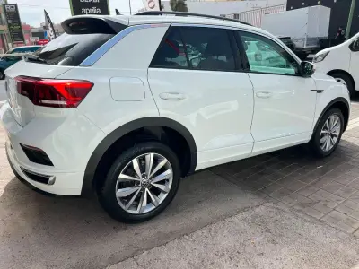 Volkswagen T-Roc 2022 · foto 3