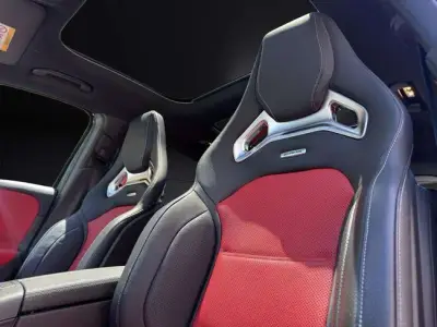 Mercedes-Benz GLA AMG 2023 · foto 17