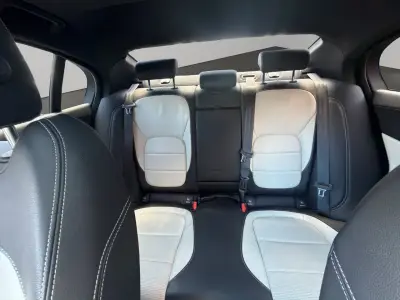 Jaguar XE 2018 · foto 15