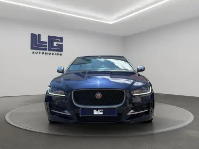 Jaguar XE 2018 · foto 2