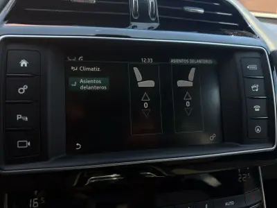 Jaguar XE 2018 · foto 17